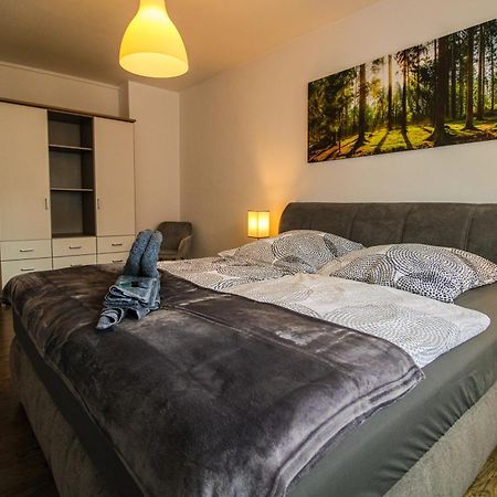 Moderne Fewo Sky Netflix Terrasse Burgblick Boxspringbett Waschtrockner Bullay Exteriér fotografie