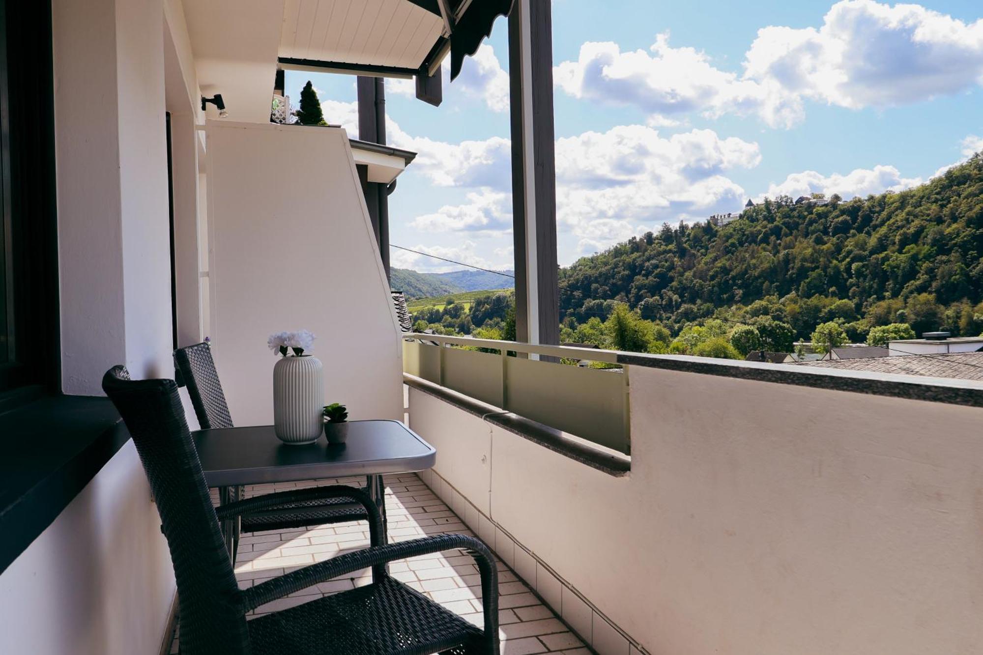 Moderne Fewo Sky Netflix Terrasse Burgblick Boxspringbett Waschtrockner Bullay Exteriér fotografie